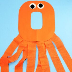 Ocean theme preschool octopus craft.