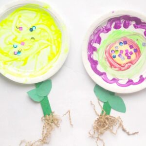 Parts of a flower paper plate craft.